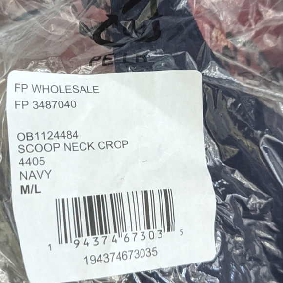 NWT Free People Scoop Neck seameless Crop navy tank cami - Picture 6 of 6